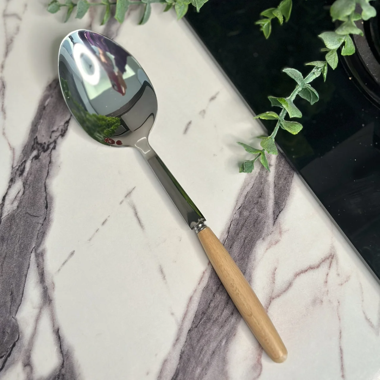 قاشق خورشت دسته چوبی